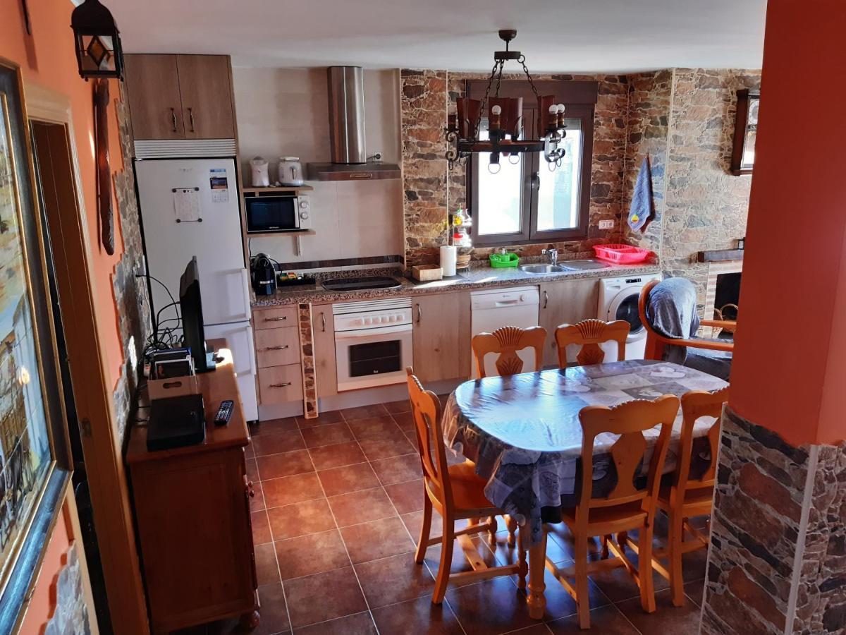 Casa Rural Mi Descanso Valdefuentes de Sangusín Екстериор снимка