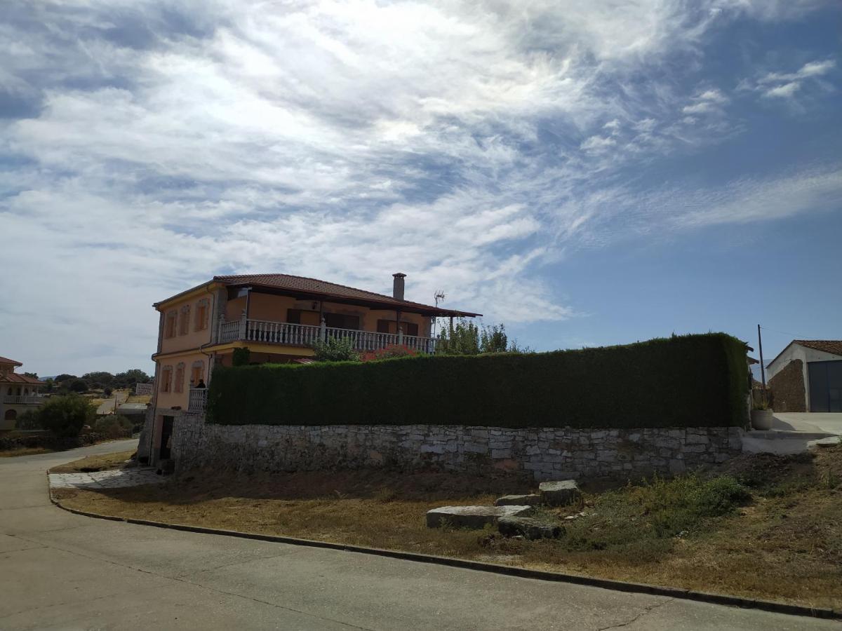 Casa Rural Mi Descanso Valdefuentes de Sangusín Екстериор снимка