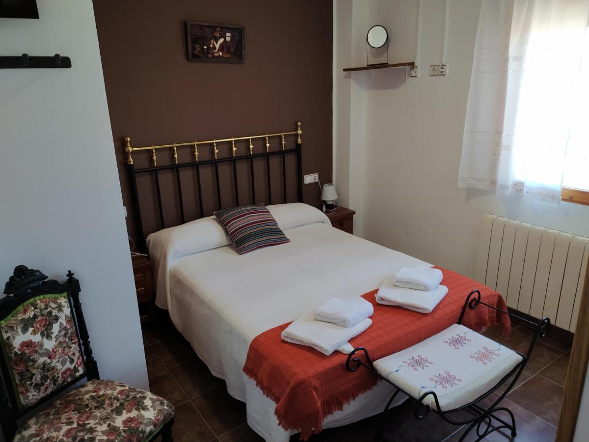 Casa Rural Mi Descanso Valdefuentes de Sangusín Екстериор снимка