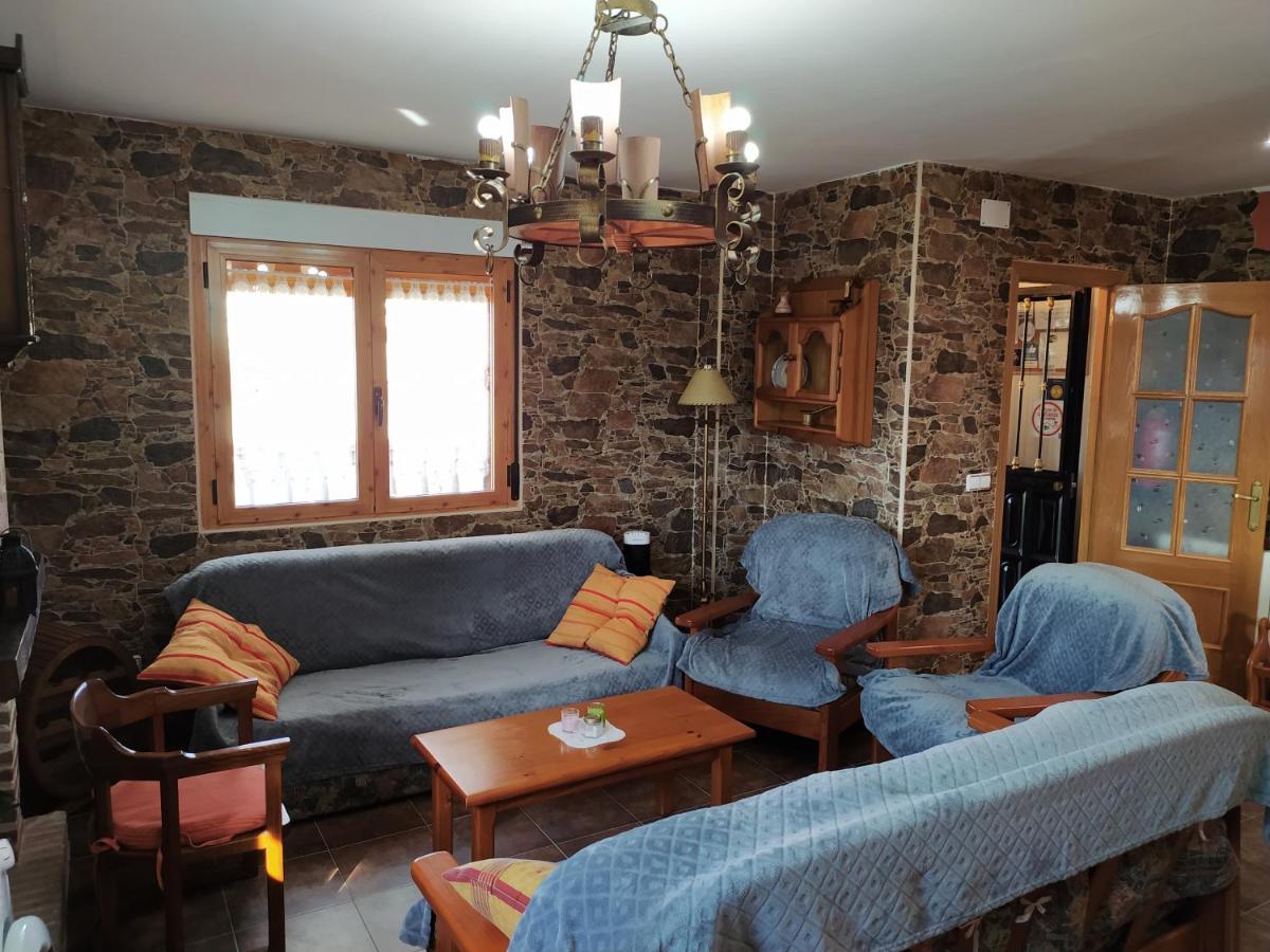 Casa Rural Mi Descanso Valdefuentes de Sangusín Екстериор снимка