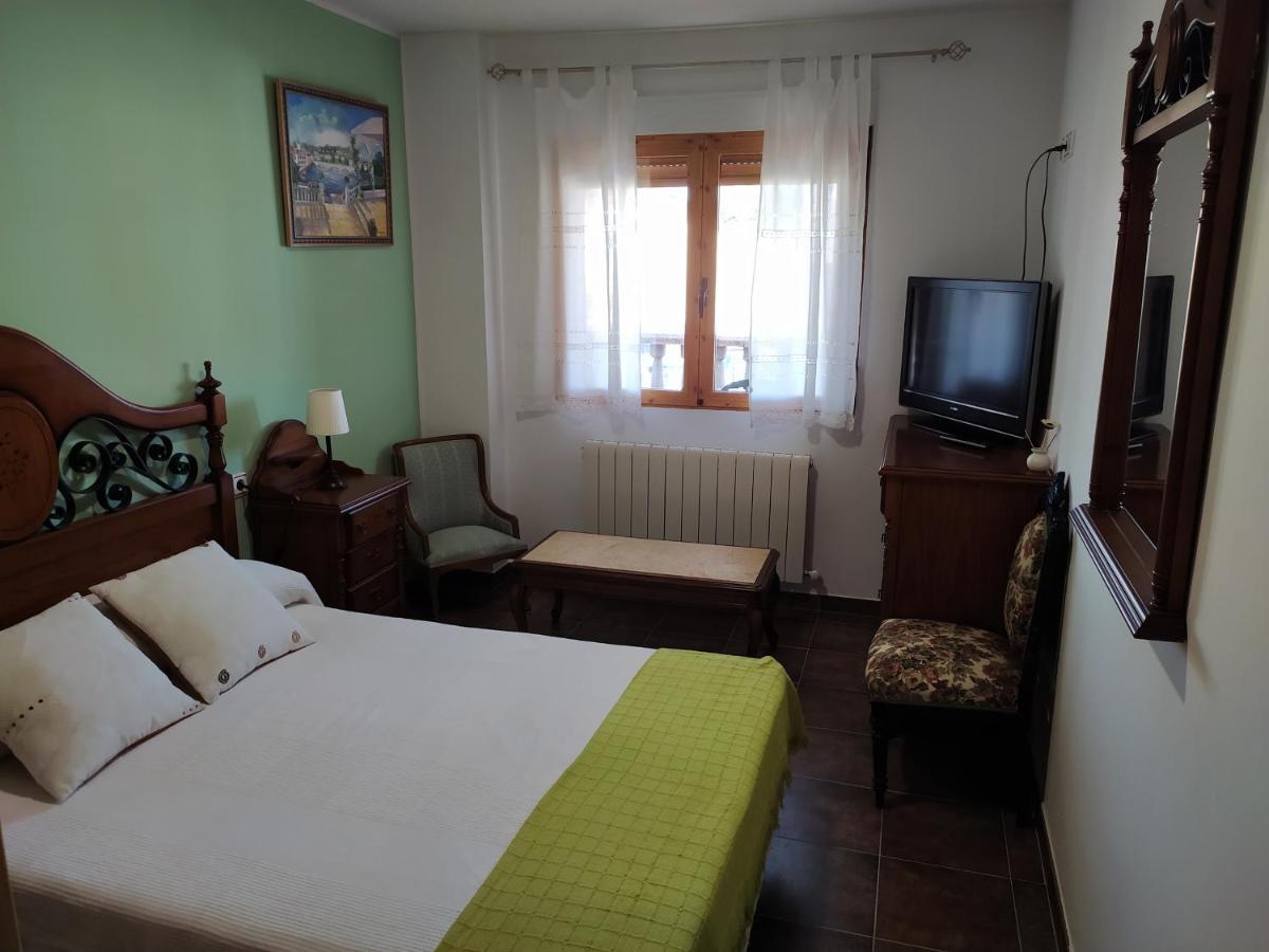 Casa Rural Mi Descanso Valdefuentes de Sangusín Екстериор снимка