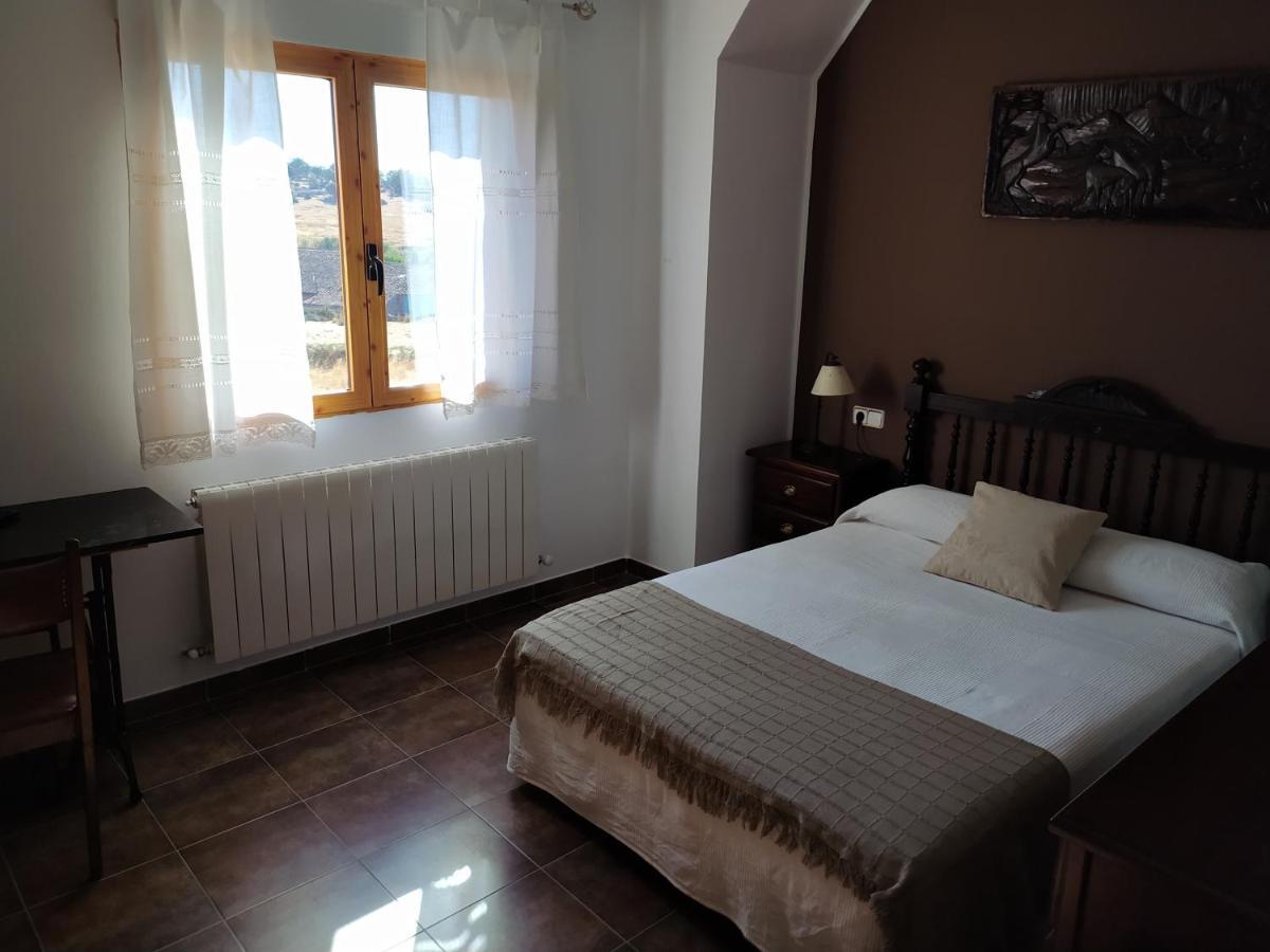 Casa Rural Mi Descanso Valdefuentes de Sangusín Екстериор снимка