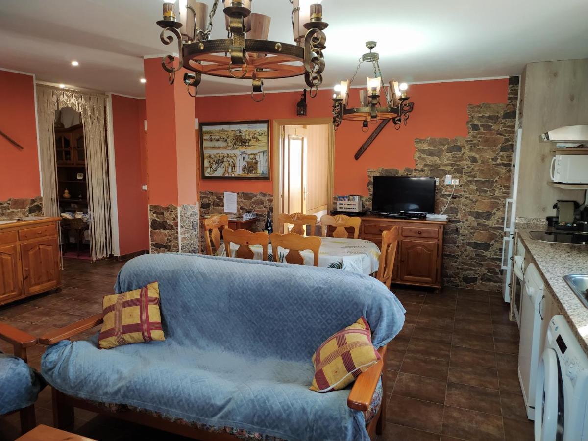 Casa Rural Mi Descanso Valdefuentes de Sangusín Екстериор снимка