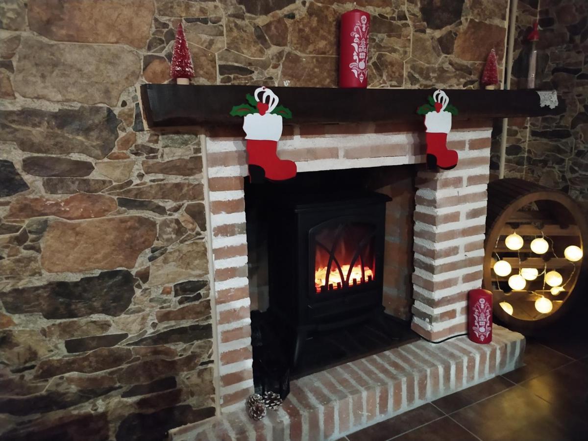 Casa Rural Mi Descanso Valdefuentes de Sangusín Екстериор снимка