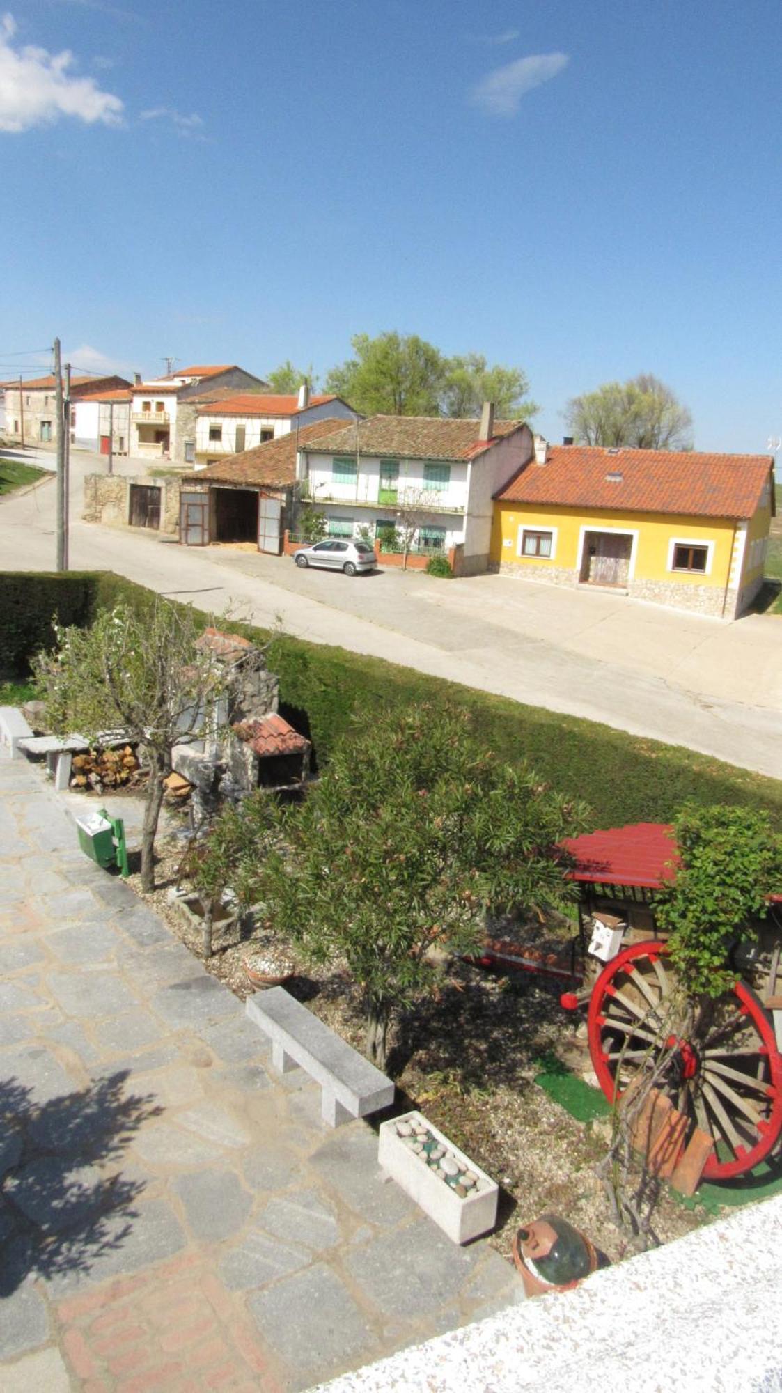Casa Rural Mi Descanso Valdefuentes de Sangusín Екстериор снимка