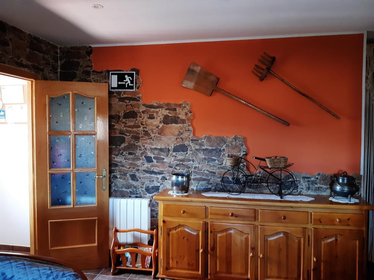 Casa Rural Mi Descanso Valdefuentes de Sangusín Екстериор снимка