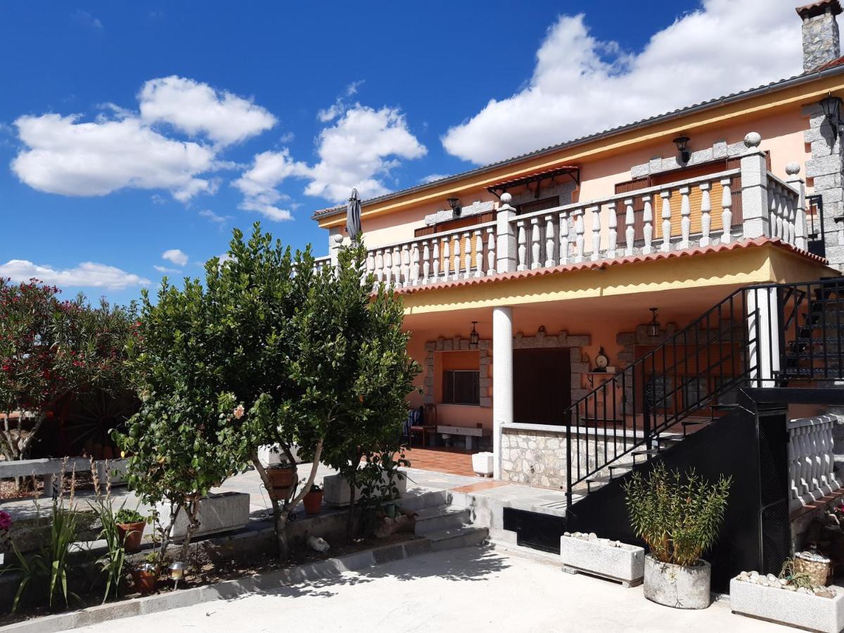 Casa Rural Mi Descanso Valdefuentes de Sangusín Екстериор снимка