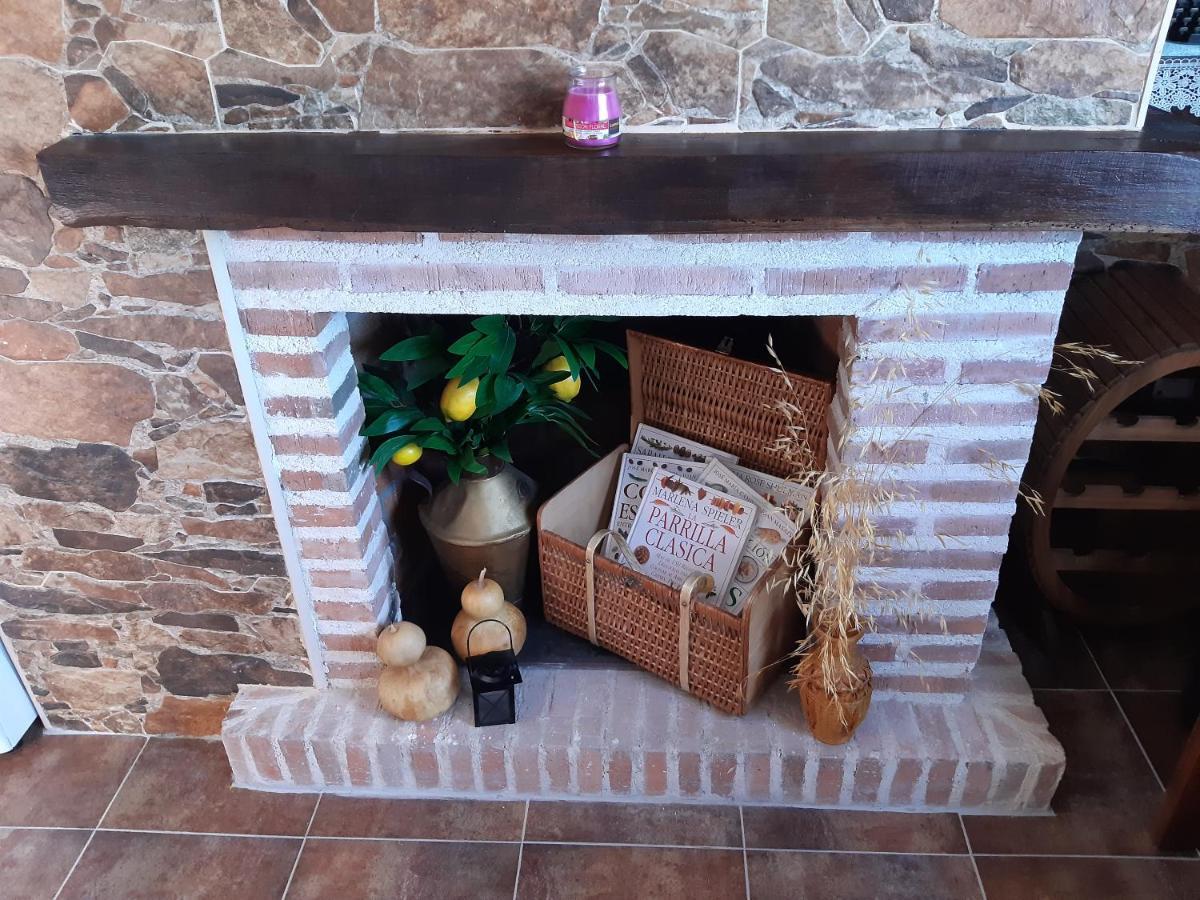 Casa Rural Mi Descanso Valdefuentes de Sangusín Екстериор снимка