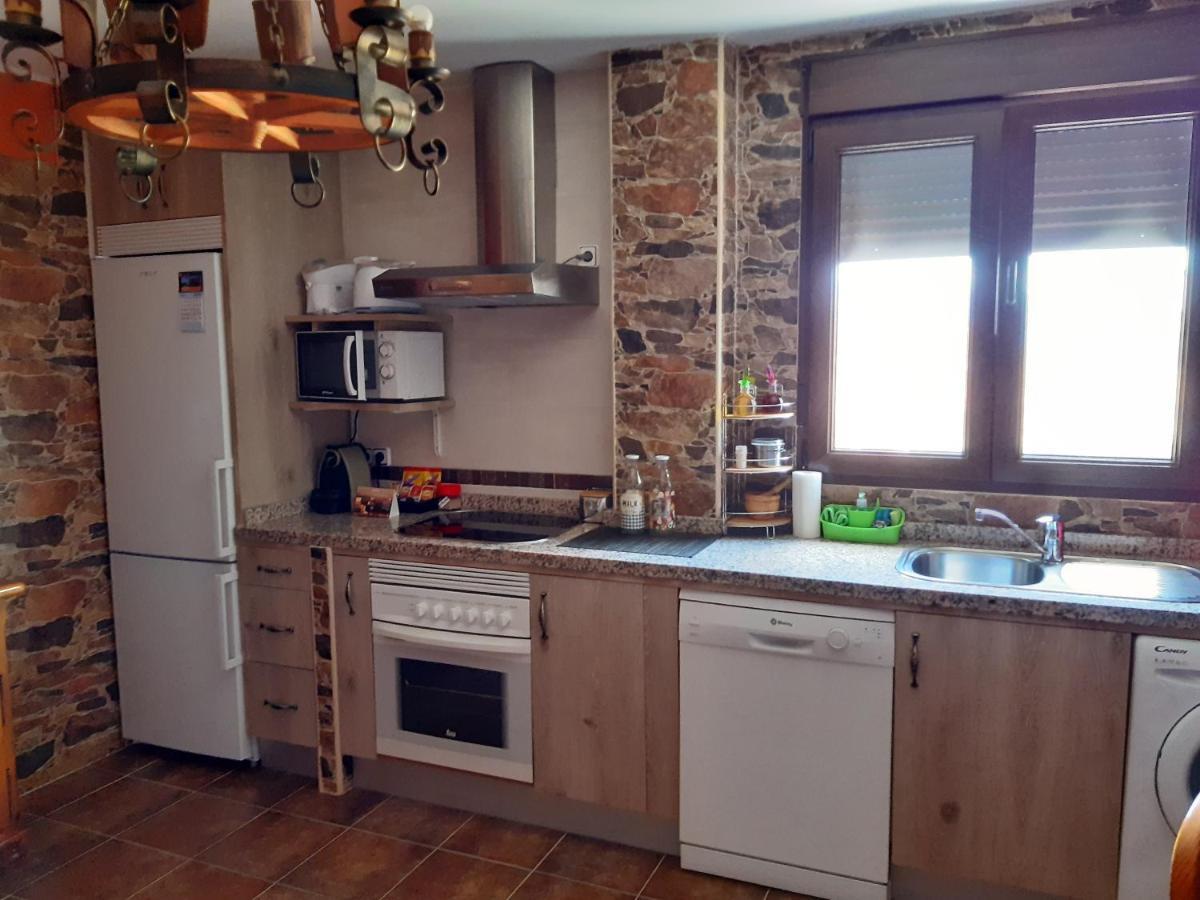 Casa Rural Mi Descanso Valdefuentes de Sangusín Екстериор снимка